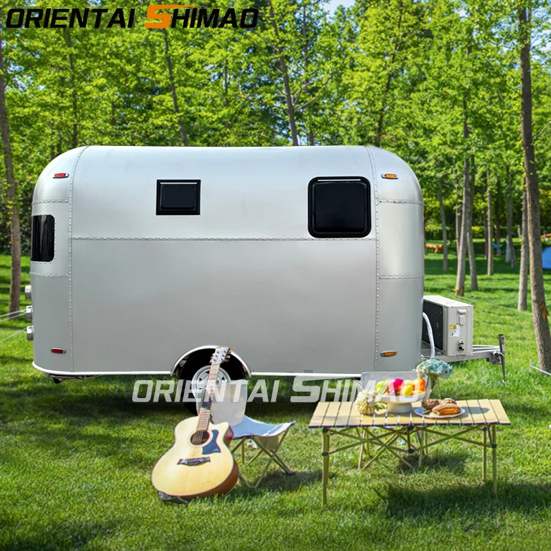 Ag taisteal ina n-aonar le leantóir rv camper